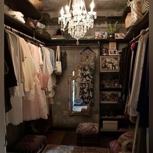 Meet your Posher, Wysteria